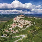 Pet Friendly Home In Motovun With Sauna