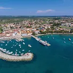Nice Home In Stancija Paradiz