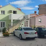 Ema & Sea Apartment'S With Free Private Parking