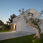 Moderne Luxusvilla Mali Dvor Mit Pool 500M Am Meer In Porec