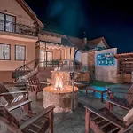 Roots Villa Redwood