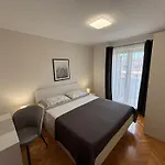 Quiet Apartment-Free Parking