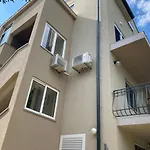 Apartments Mirta