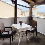 1 Bedroom Cozy Apartment In Liznjan