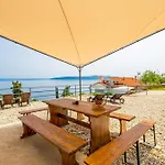 Wohnung In Obrs Mit Kleiner Terrasse Und Meerblick