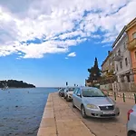 Apartments By The Sea 1050