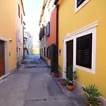 Dario Apartment By The Sea