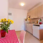 Apartments Valbandon