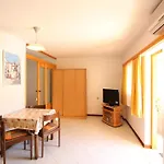 Room And Apartments Mariza
