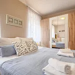 E&E Apartment Arena With Free Private Parking