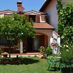 Apartment Mirna