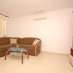 Apartments And Room Mirjana