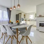 Apartments Lapis