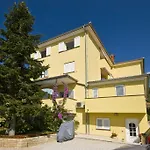 Apartments Davorka