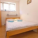 Apartments Elda 1470