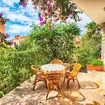 Apartments Radmila 977