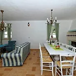Villa Dvori Na Brigu