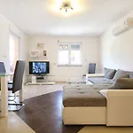 Apartment Borka
