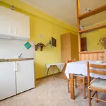 Sandra House With Apartment