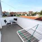 Apartments Leo