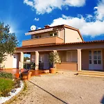 Apartments Iva 1534