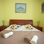 Apartment Pia