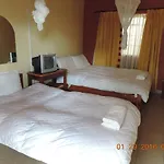 Lions Court Lodge