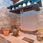 House Adriana 1715