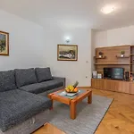 Apartment Amela