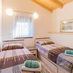 Attractive Holiday Home With Pool Bubble Bath Patio Courtyard