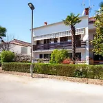 Apartment Nola By Rent Istria
