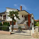 Natasa Apartments