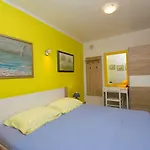 One Bedroom Apartment Near The Kamenjak Park In Prematura