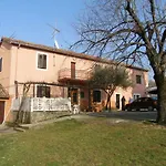 Cozy 4 Person Apartment Marija