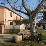 Cozy 4 Person Apartment Marija