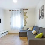Cozy Apartment 10 Min From The Beach
