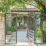 Studio Apartment In Villa Arta
