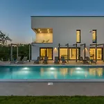 Villa Luce Verde