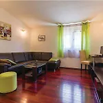 Villa Kira