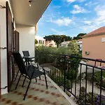 Apartment Beautiful Garden By Rent Istria