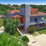 Villa Giardina Apartments