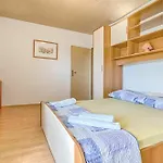 Comfort Pool Apartments