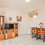 Apartments Maria 821