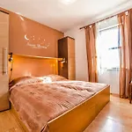Apartments Maria 821