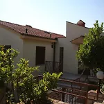 Leonora