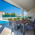 Villa Sa-Ra