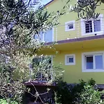 Apartment 88