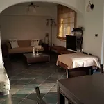 Colonial Apartment Close To Lone Beach