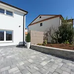Apartment L
