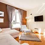 City Stylish Apartment